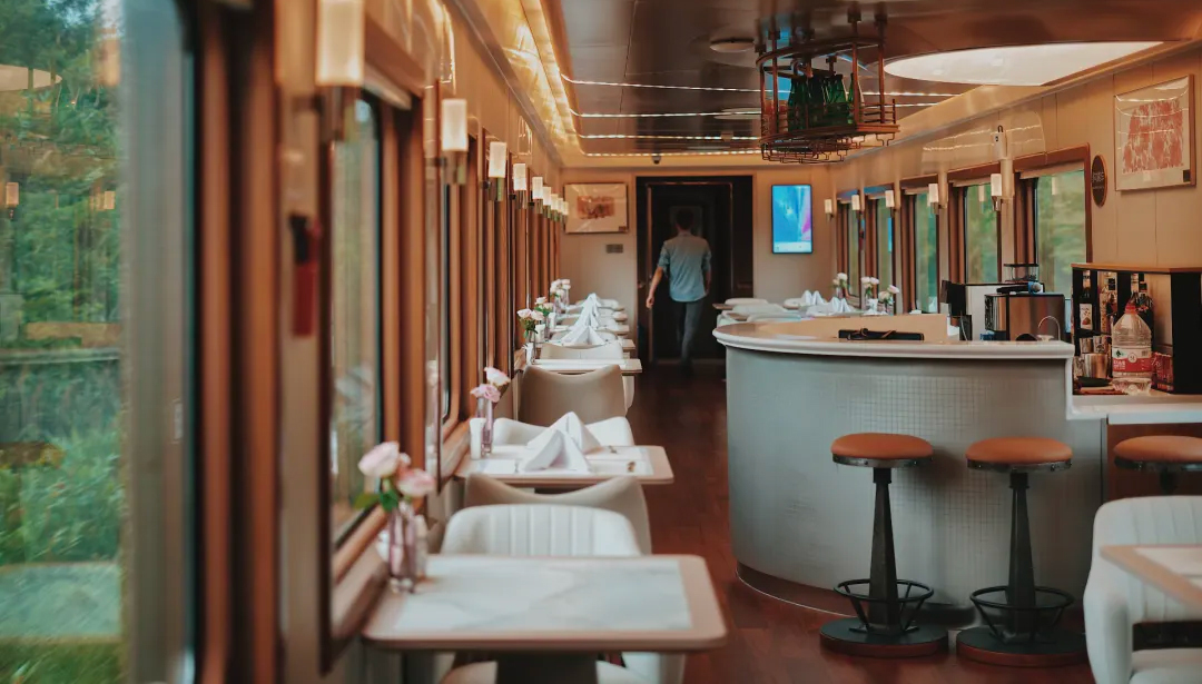 Lanmei-Starlight-Train-design-by-Pulina-Restaurant-1