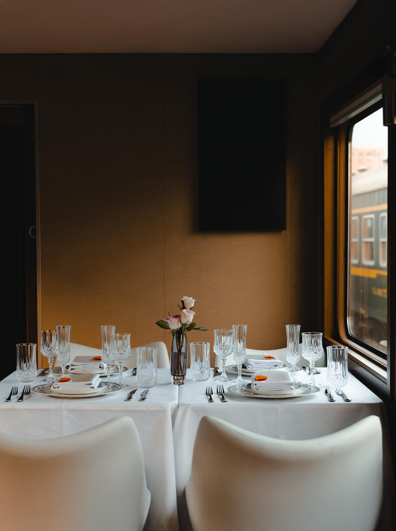 Lanmei-Starlight-Train-design-by-Pulina-Restaurant-2