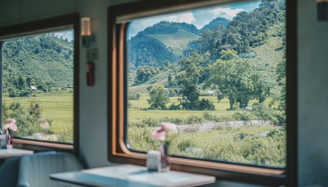 Lanmei Starlight Train design by Pulina Restaurant