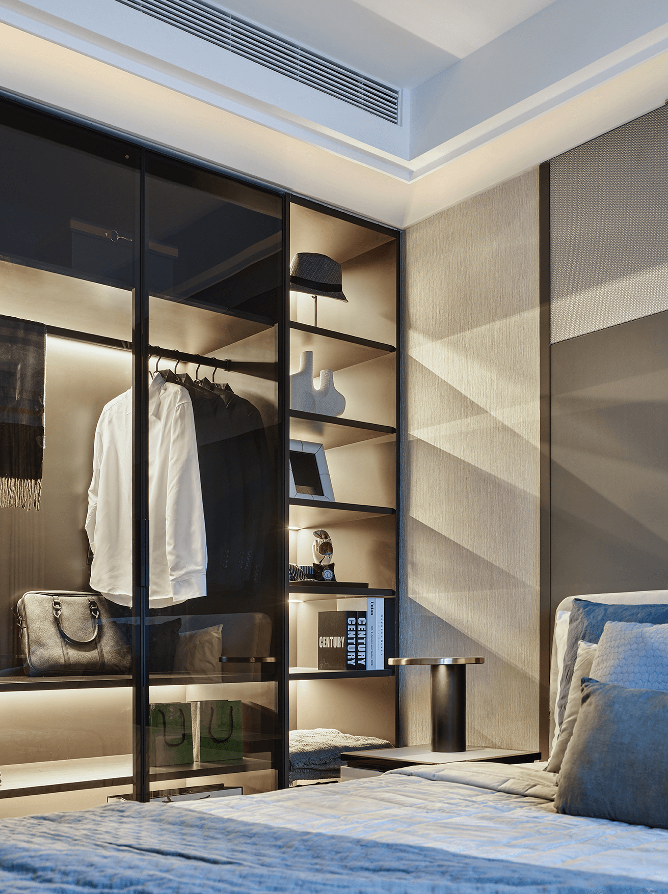 Yanlord Luxury Apartment Bedroom Wardrobe