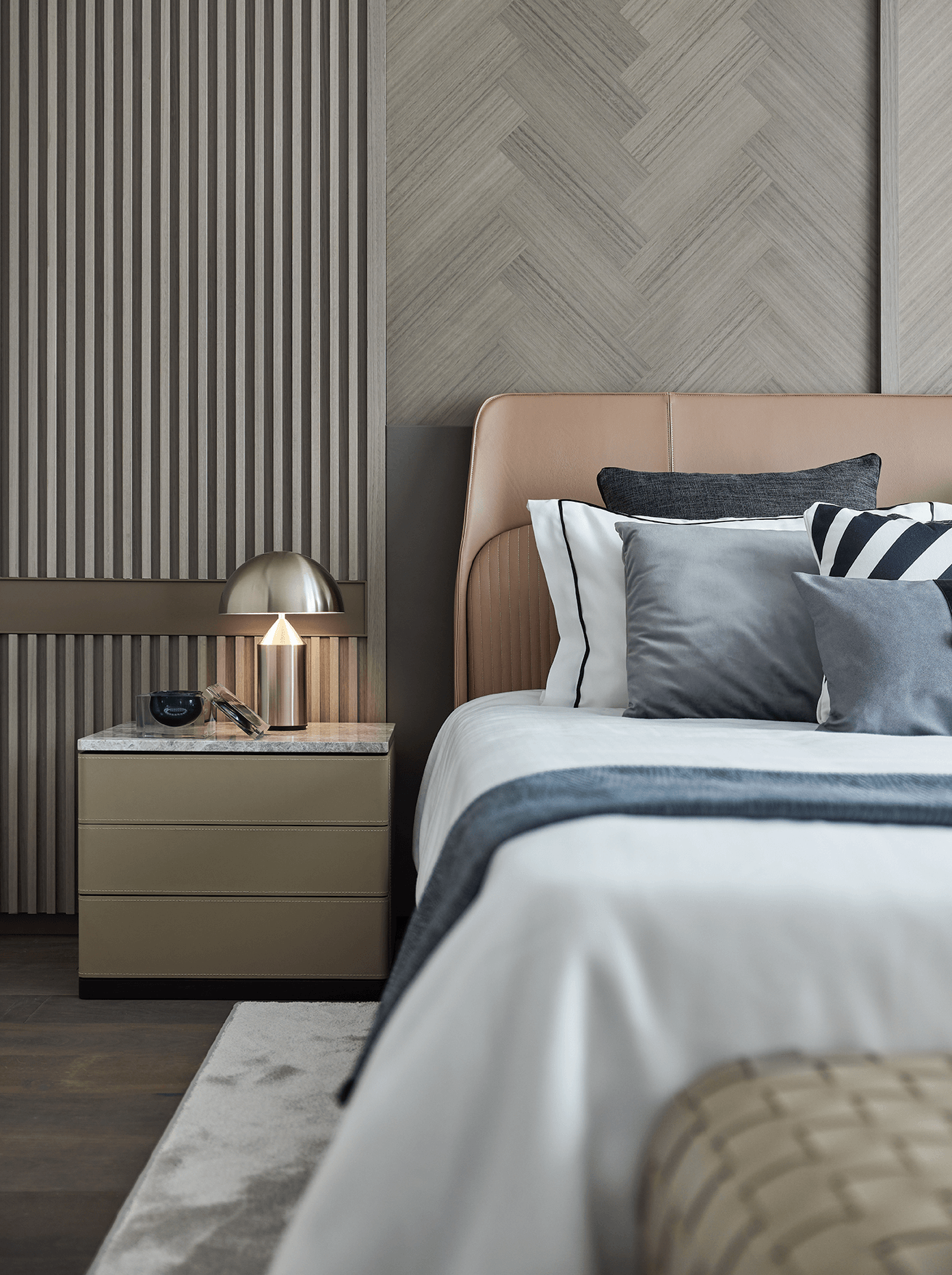 Yanlord Luxury Apartment Master Bed